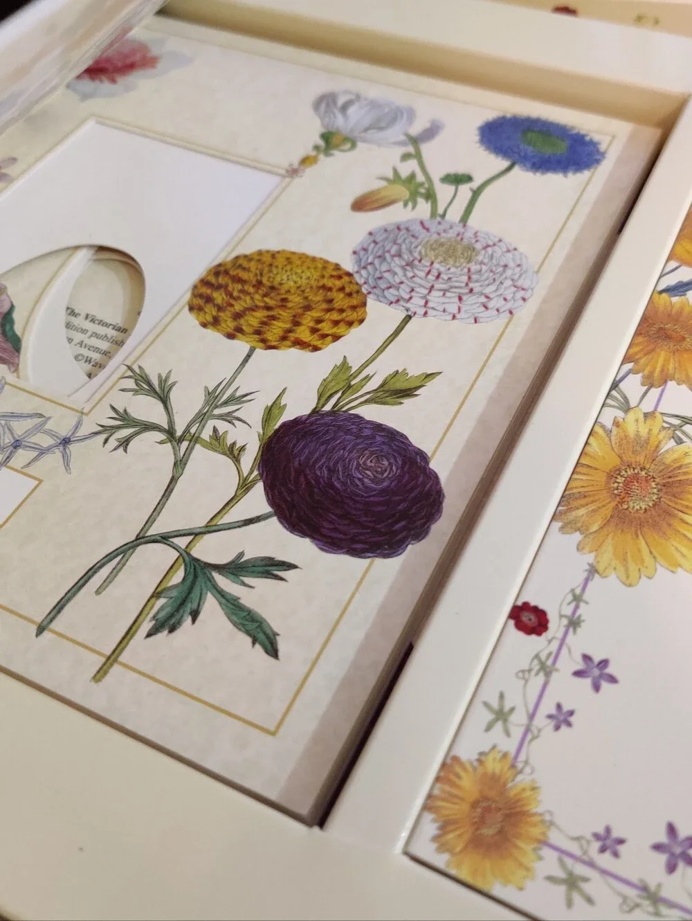 Waverly Victorian Elegance Album and Frames Set Vintage Style